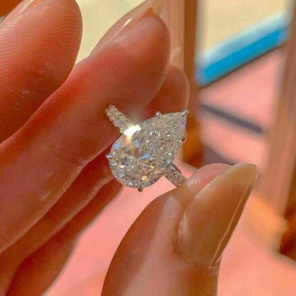 WEDDING RING - Picture 2 of 9